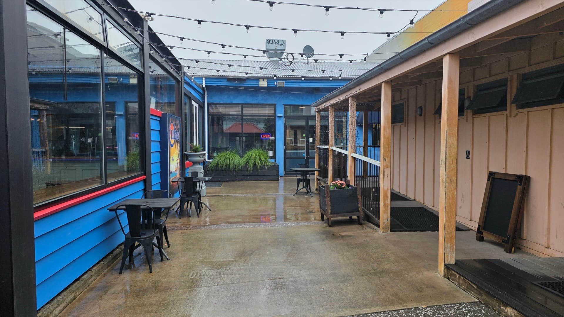 Core Bar & Grill Christchurch bar and dining area